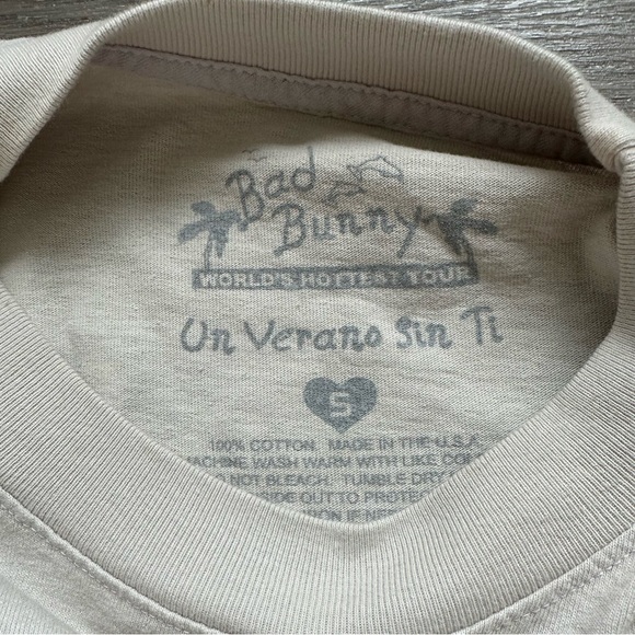 Bad Bunny Un Verano Sin Ti World’s Hottest Tour Tee Long Sleeve - Picture 2 of 3